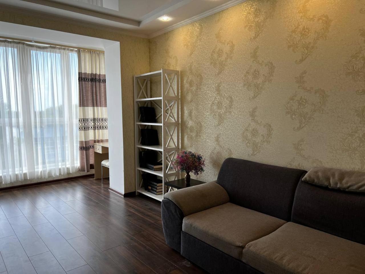 Chernigov City Apartments Na Peremohy Exterior foto