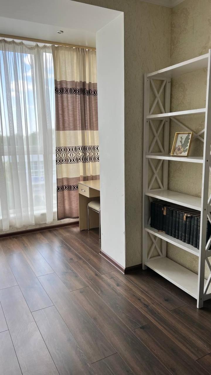Chernigov City Apartments Na Peremohy Exterior foto